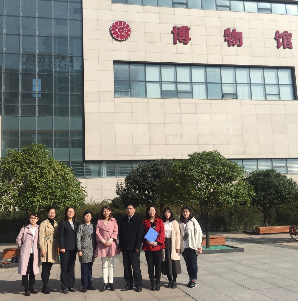 拷贝漫画
领导赴信阳市博物馆看望实习研究生