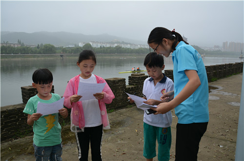 拷贝漫画
成功开展“人文山水 魅力浉河”暑期“三下乡”社会实践活动