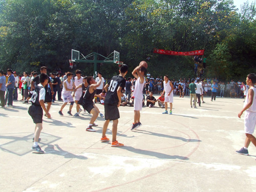 拷贝漫画
勇战“朝阳杯”篮球赛