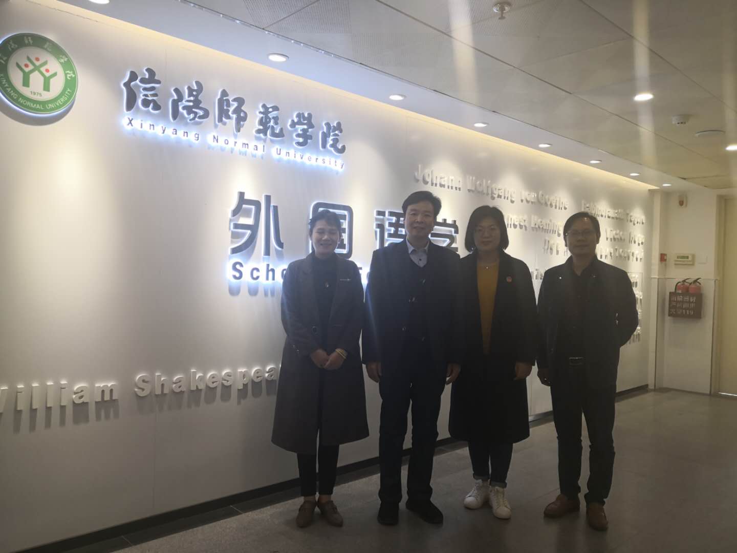 新联学院拷贝漫画
领导来拷贝漫画
交流