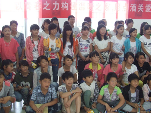 拷贝漫画
暑期实践小分队支教成果汇报演出激情上演