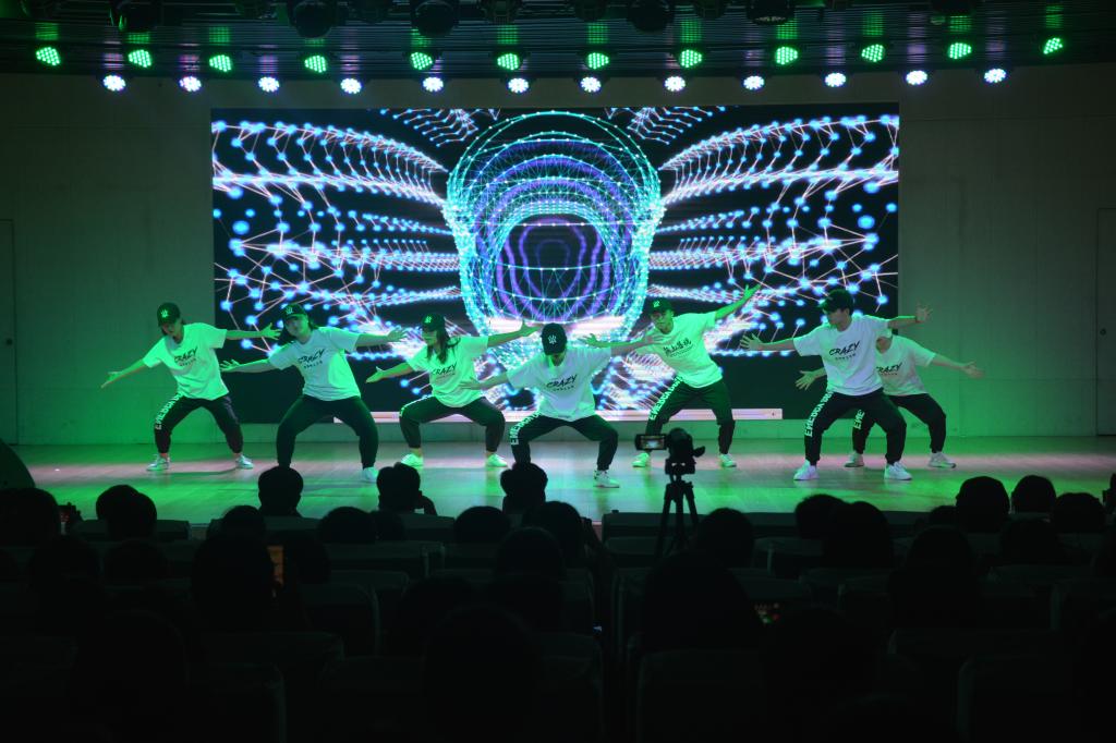 拷贝漫画
成功举办2019届优秀毕业生颁奖典礼暨欢送毕业生晚会