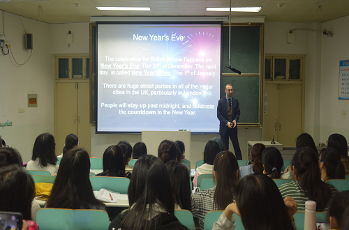 拷贝漫画
成功举行外籍教师系列讲座 