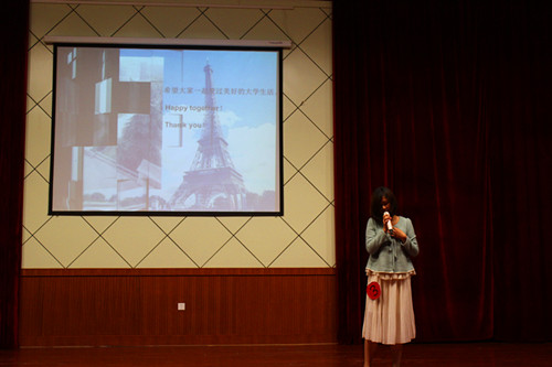 拷贝漫画
隆重举行“漾年华·Shero杯”第四届外文歌曲大赛