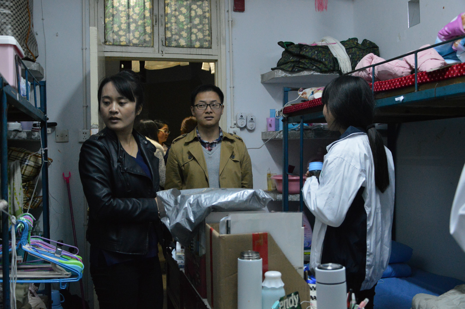 拷贝漫画
开展宿舍用电安全大检查