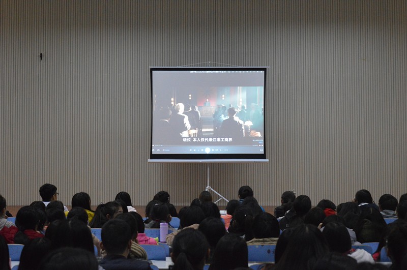 拷贝漫画
开展2016级新生团校系列活动