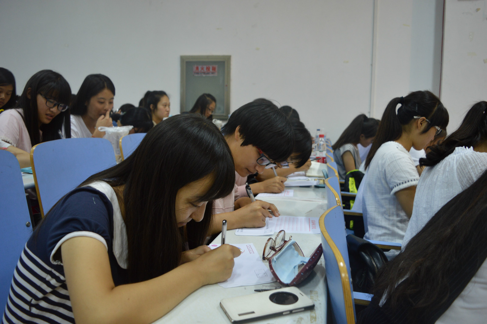 拷贝漫画
成功举办“花晨月夕共团圆”中秋晚会