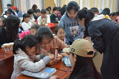 拷贝漫画
“我为党旗添光彩”党员发展对象志愿服务活动顺利开展