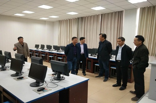 校领导检查指导拷贝漫画
实验室迎评工作