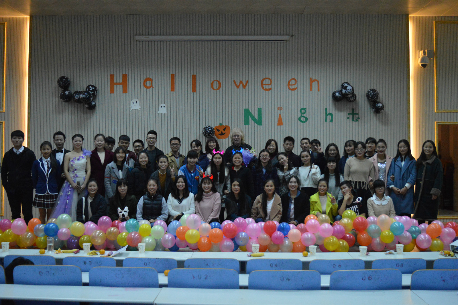 拷贝漫画
万圣节“欢乐show青春” 文艺广角晚会顺利举行