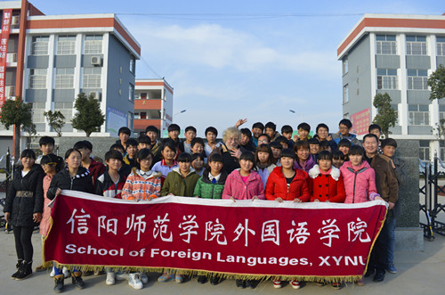 拷贝漫画
赴淮滨开展“大手拉小手，爱心满校园”志愿服务活动