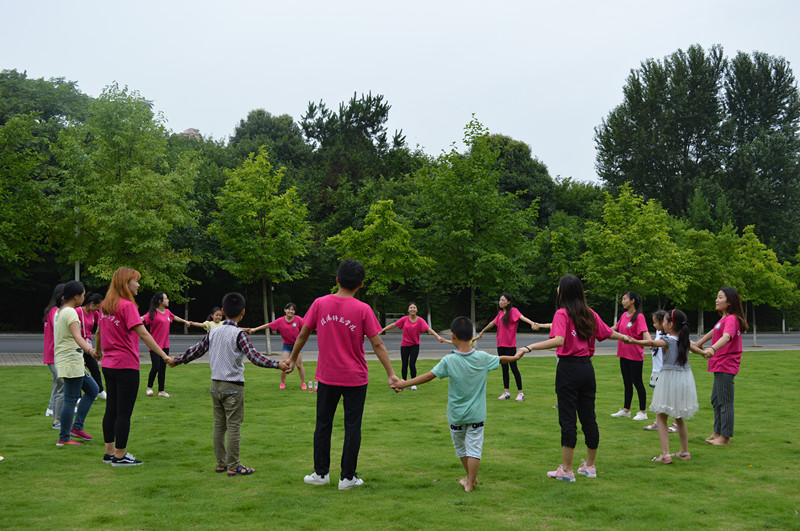 拷贝漫画
开展“弘扬国风，传承经典”活动