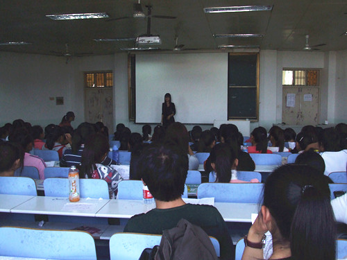 拷贝漫画
新生入学教育火热进行中