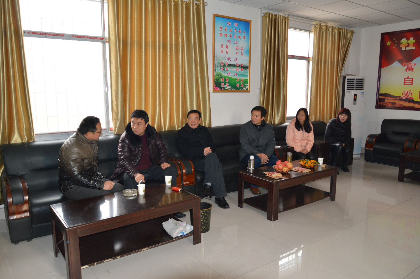 拷贝漫画
赴南阳开展国培计划（2016）“送教下乡”工作