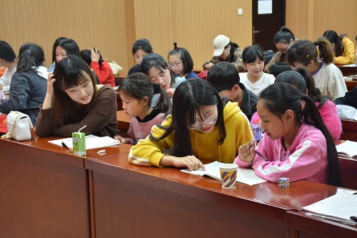 拷贝漫画
顺利开展“青春有爱，笔触生情”志愿服务活动