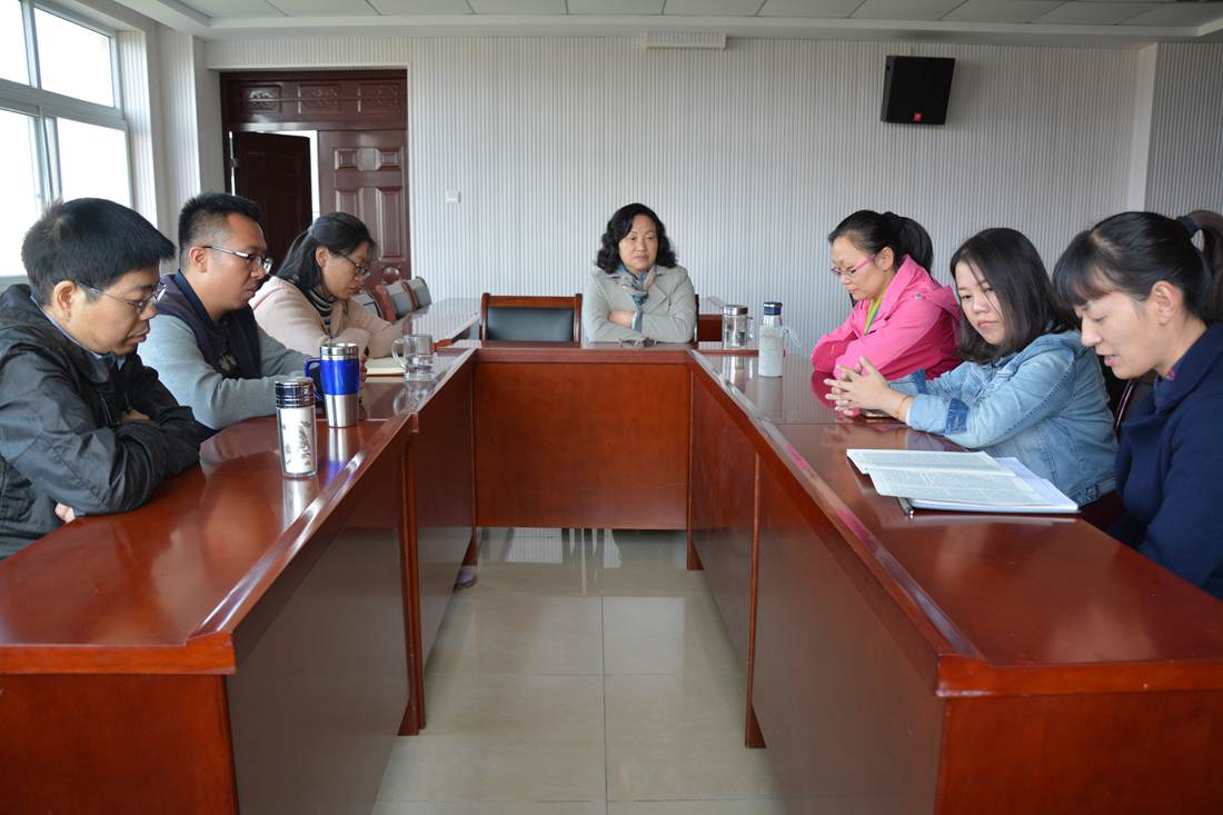  拷贝漫画
教工党员开展学习十九大精神专题活动