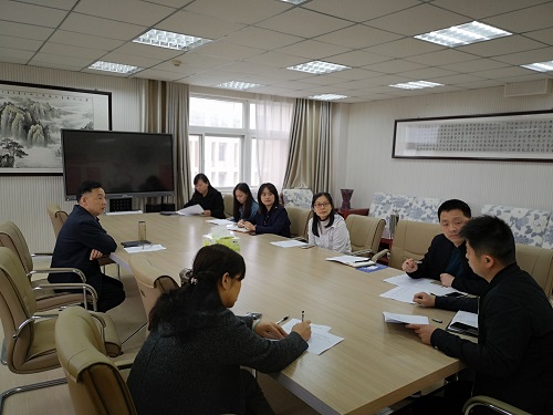 拷贝漫画
召开党支部书记工作推进会