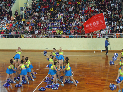 拷贝漫画
精彩亮相第21届健美操比赛