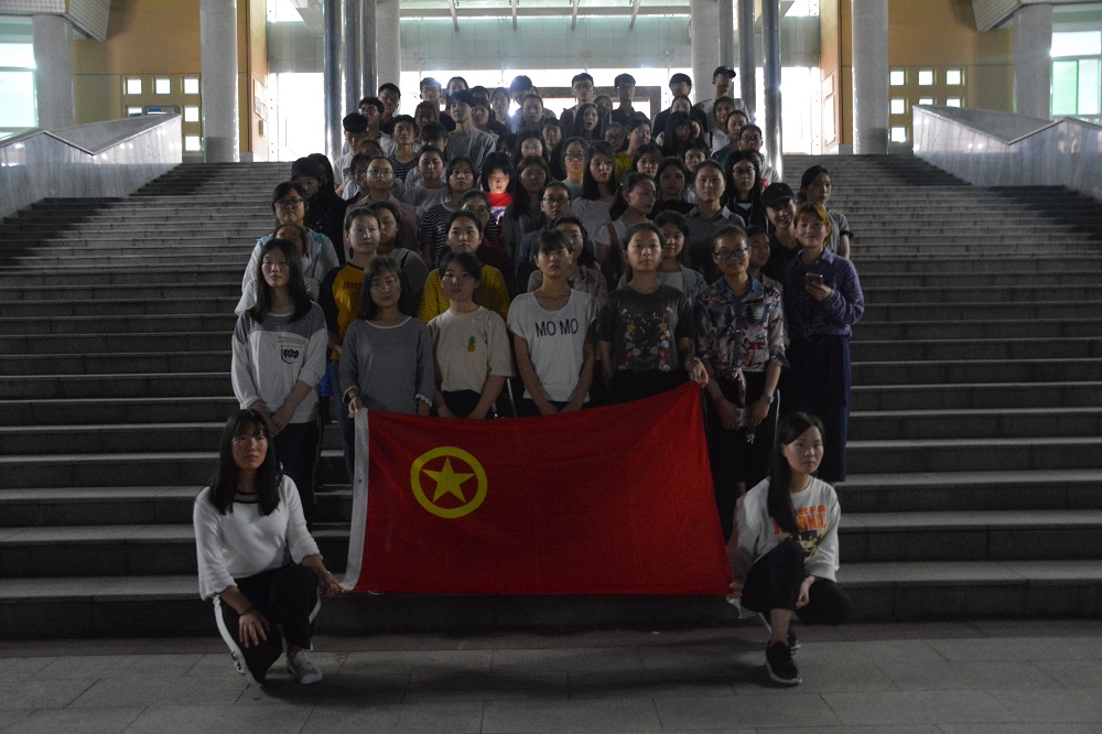 拷贝漫画
顺利开展“运动健跑我先行，红歌唱响新时代”活动