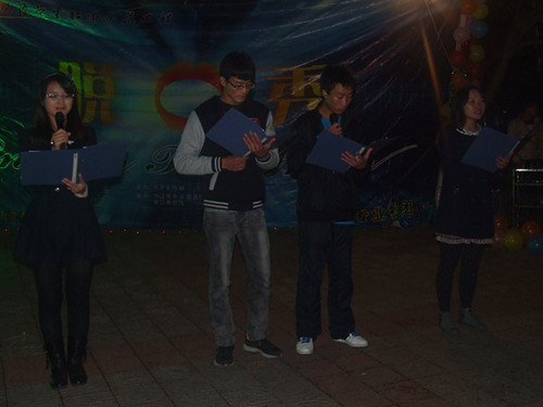 拷贝漫画
脱口秀社团举行外文汇演