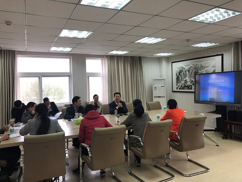 山东大学刘振前教授来拷贝漫画
开展学术交流