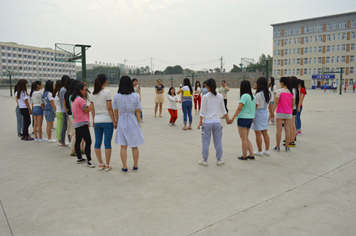 拷贝漫画
心理健康拓展活动火热开展