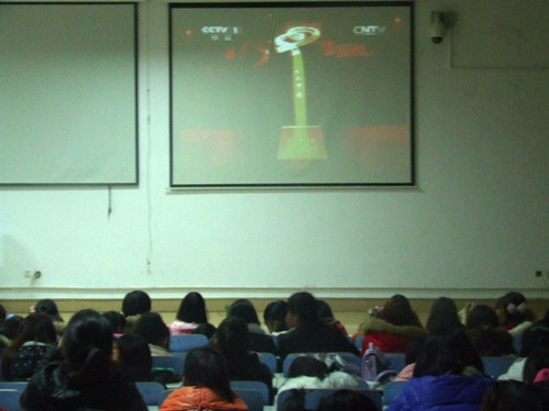 拷贝漫画
组织学生观看感动中国2014年颁奖典礼视频