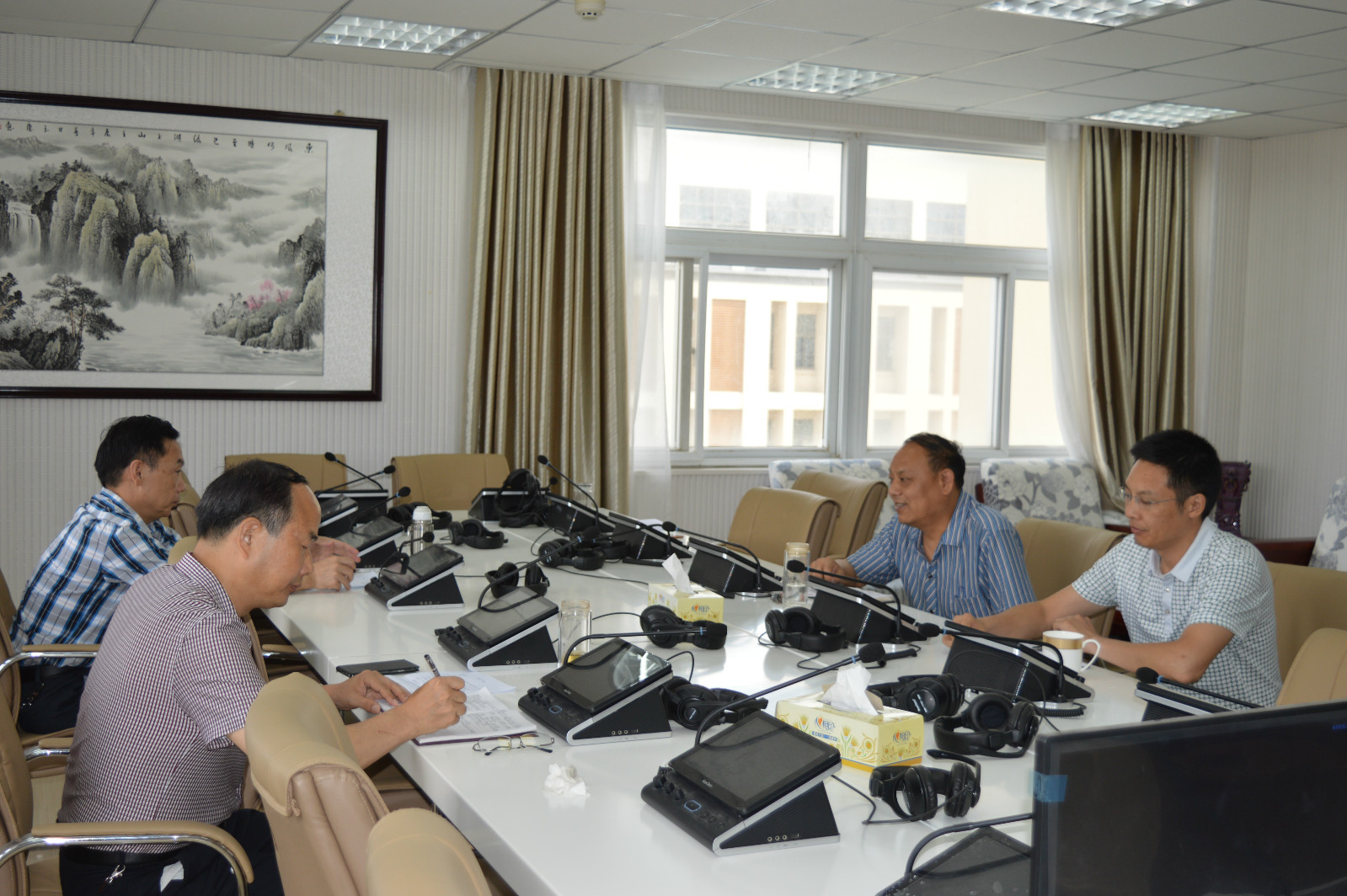 拷贝漫画
党委中心组召开“两学一做”学习教育专题学习讨论会