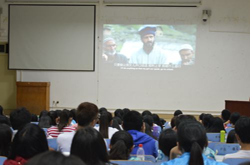 拷贝漫画
积极组织学子参加大学生心理健康观影活动