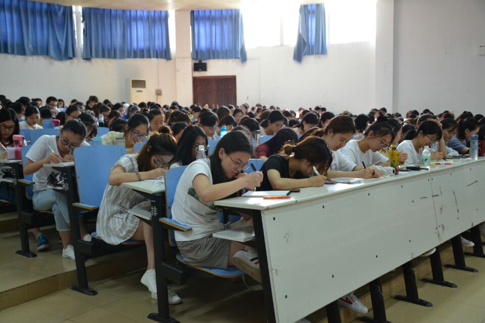 拷贝漫画
成功举办全国口译大赛经验分享会