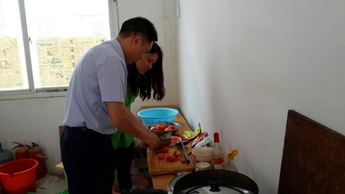 拷贝漫画
“三下乡”暑期实践小分队同甘共苦