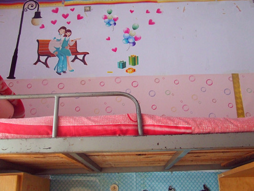 拷贝漫画
开展“绿色家园”寝室评比活动